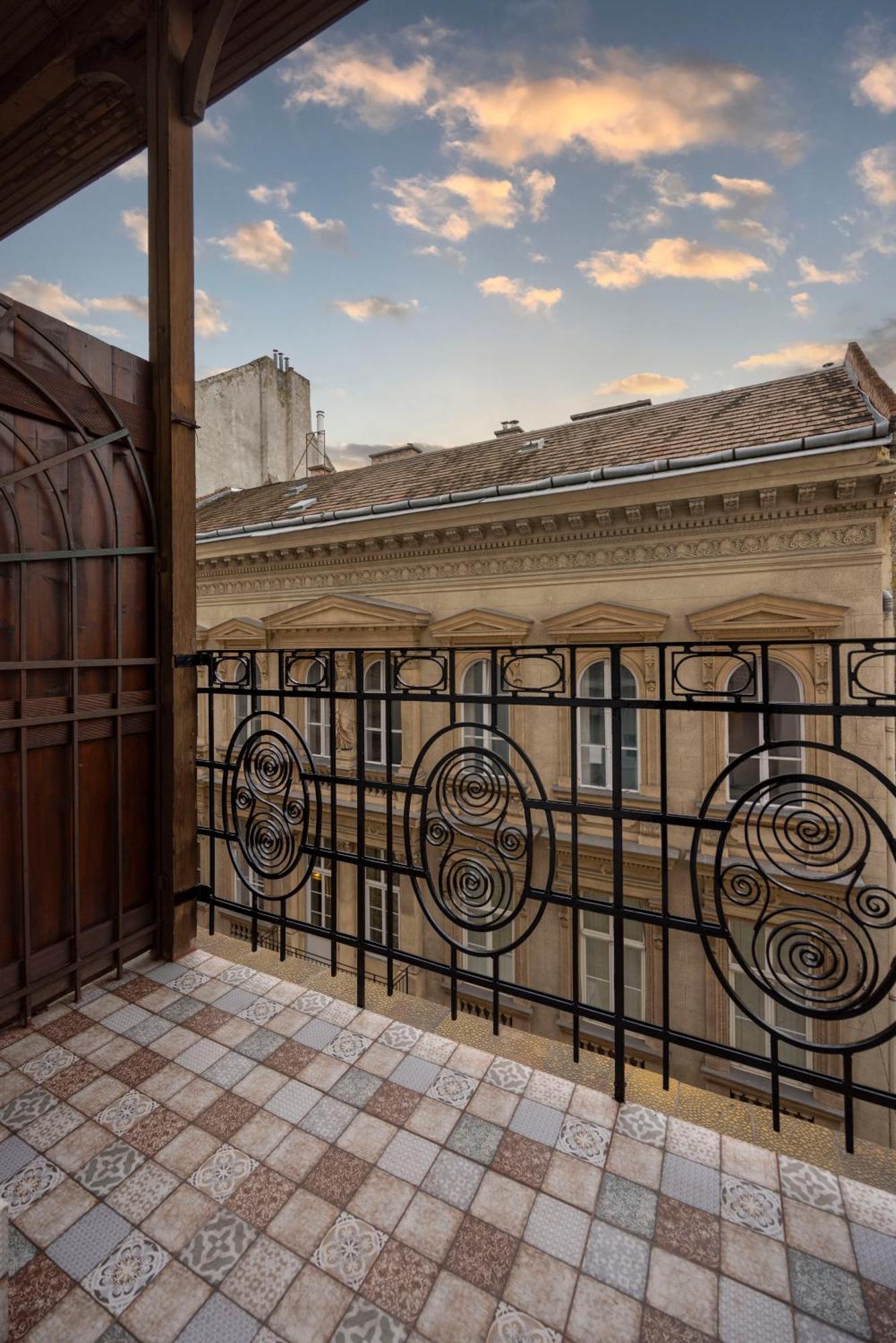 Appartement Luxurious 4bedrm 3bathrm W/ Balcony